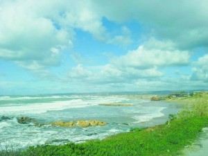 1423241875-0-il-mare-si-mangia-la-spiaggia-nonostante-i-pennelli