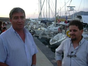 Sul porto di Acciaroli: Oreste Mottola con Angelo Vassallo