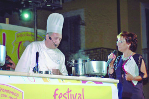 Lo Chef Giampiero Scola con Francesca Pellegrino_ok